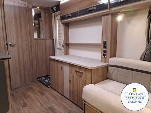 2016 Swift Conqueror 480 - Image 12