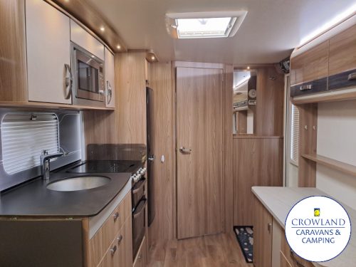 2016 Swift Conqueror 480 - Image 13